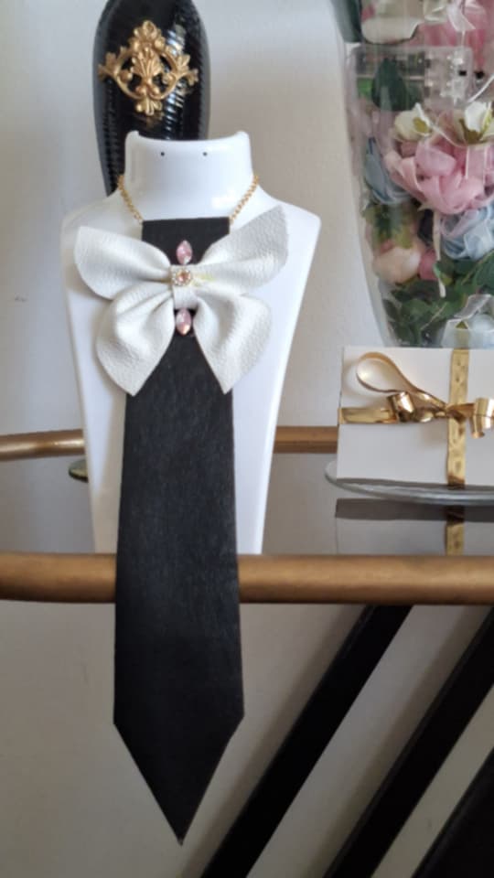 Black Swan Tie Necklace