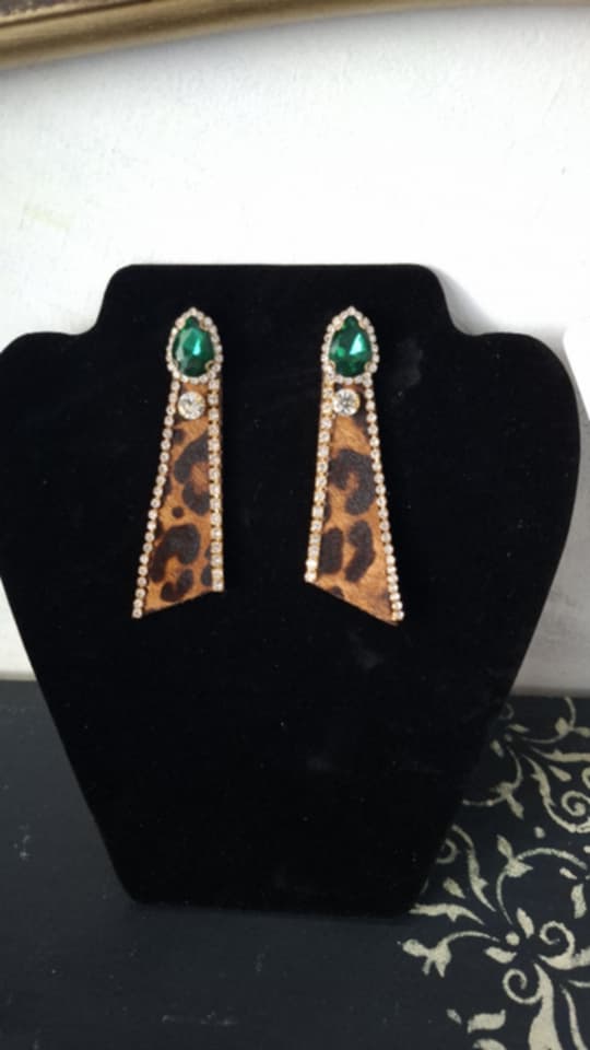 Leopard strap and necklace necklace