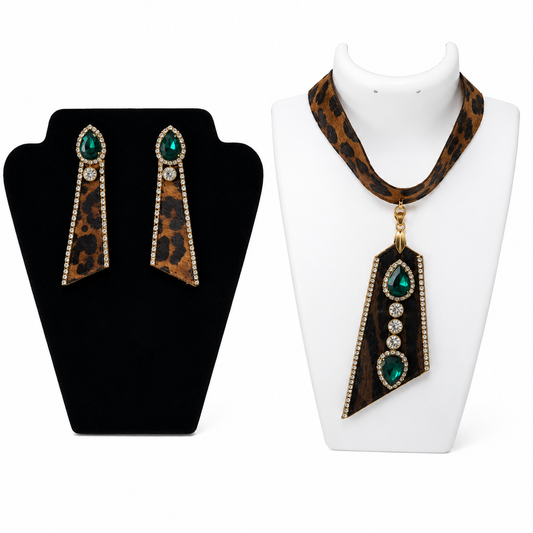 Leopard strap and necklace necklace